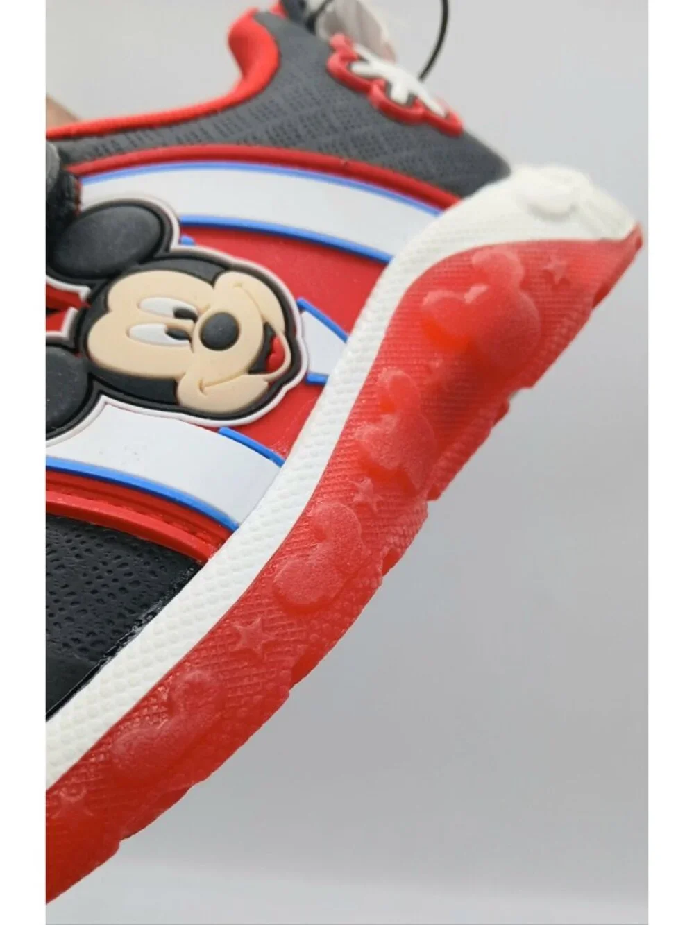 Disney Mickey Mouse  Shoes Light Up Sneakers Boys Size 7 Hat Fun Glasses Book